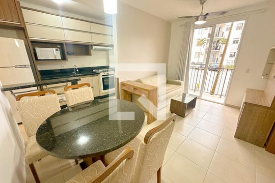 Sala de apartamento para alugar com 2 quartos, 62m² em Vargem do Bom Jesus, Florianópolis