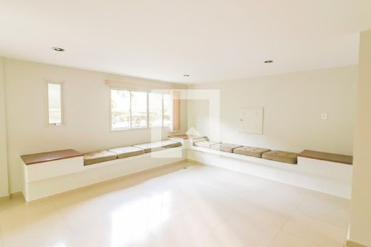 Hall de entrada de apartamento para alugar com 3 quartos, 70m² em Butantã, São Paulo