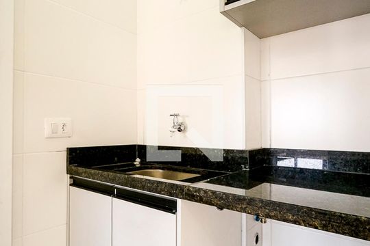 Área de serviço de apartamento para alugar com 2 quartos, 38m² em Chácara Santo Antônio (zona Leste), São Paulo