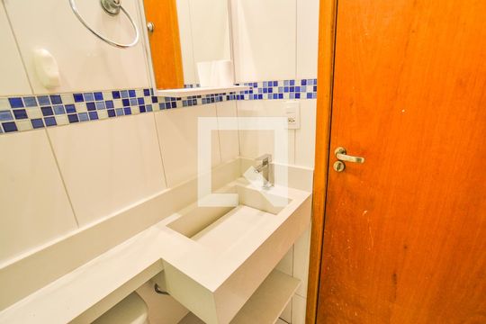 Banheiro de apartamento para alugar com 2 quartos, 38m² em Campestre, Santo André