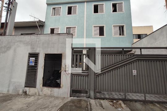 Fachada de apartamento para alugar com 2 quartos, 38m² em Campestre, Santo André