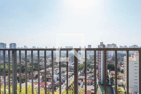Vista de kitnet/studio para alugar com 1 quarto, 52m² em Indianópolis, São Paulo