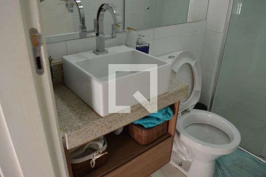 Banheiro de apartamento para alugar com 2 quartos, 50m² em Bom Jesus, Contagem