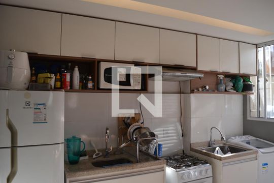 Cozinha de apartamento para alugar com 2 quartos, 50m² em Bom Jesus, Contagem
