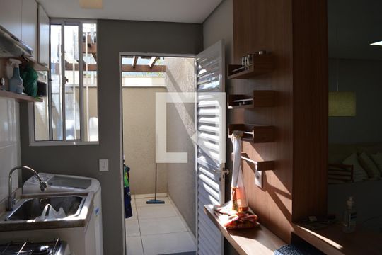 Cozinha de apartamento para alugar com 2 quartos, 50m² em Bom Jesus, Contagem