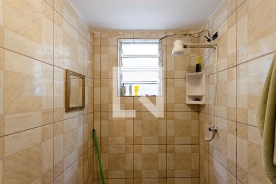Banheiro de casa para alugar com 1 quarto, 85m² em Jardim Maristela, São Paulo
