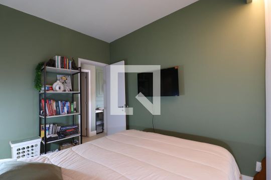 Suíte 1 de apartamento à venda com 2 quartos, 90m² em Vila Ipojuca, São Paulo