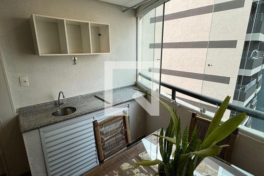 Cozinha de apartamento para alugar com 2 quartos, 55m² em Indianópolis, São Paulo
