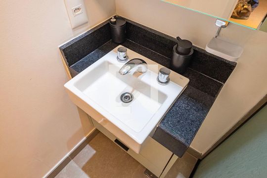 Banheiro de kitnet/studio para alugar com 1 quarto, 34m² em Jardim Paulista, São Paulo