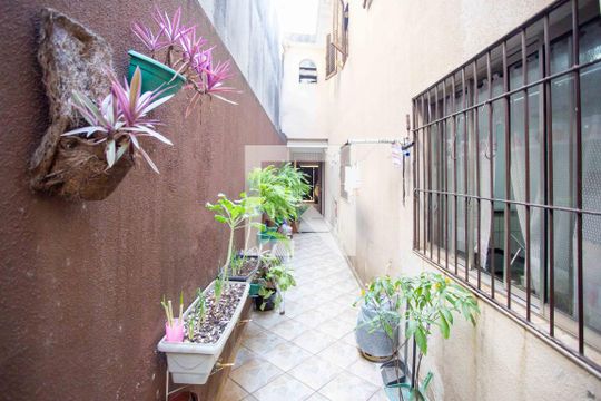 Quintal de casa à venda com 3 quartos, 201m² em Jardim Elisa, Diadema