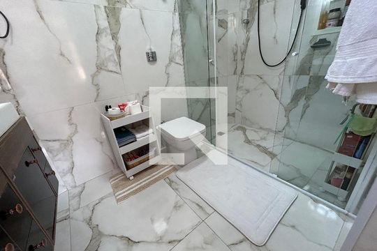 Banheiro da Suíte 1 de apartamento para alugar com 3 quartos, 115m² em Pacaembu, São Paulo