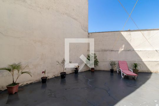 Quintal de casa à venda com 2 quartos, 90m² em Jardim São Paulo, São Paulo