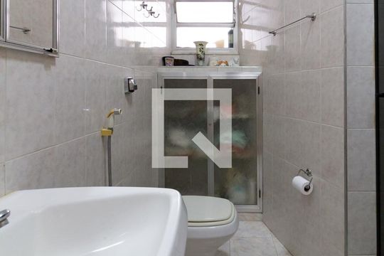 Banheiro de apartamento à venda com 3 quartos, 100m² em Copacabana, Rio de Janeiro