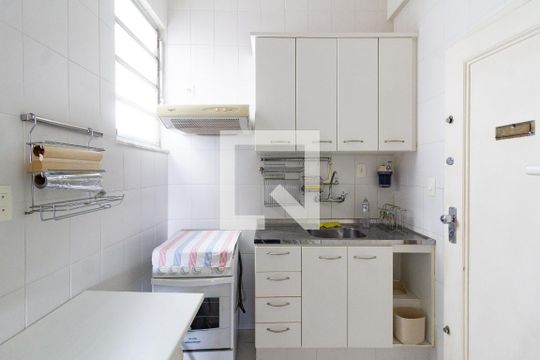 Cozinha de apartamento à venda com 3 quartos, 100m² em Copacabana, Rio de Janeiro