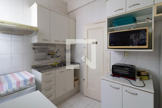 Cozinha de apartamento à venda com 3 quartos, 100m² em Copacabana, Rio de Janeiro