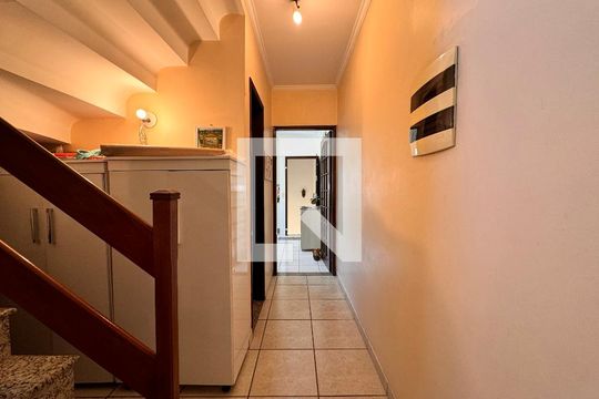 Corredor de casa à venda com 3 quartos, 195m² em Vila Alto de Santo Andre, Santo André