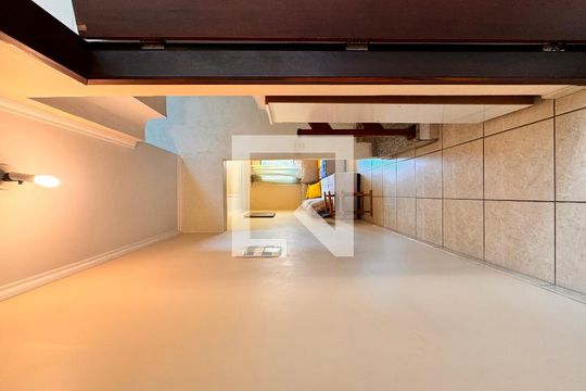 Corredor de casa à venda com 3 quartos, 195m² em Vila Alto de Santo Andre, Santo André
