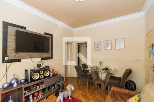 Sala de apartamento para alugar com 2 quartos, 63m² em Olaria, Rio de Janeiro