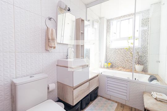 Banheiro de apartamento para alugar com 1 quarto, 86m² em Bela Vista, São Paulo