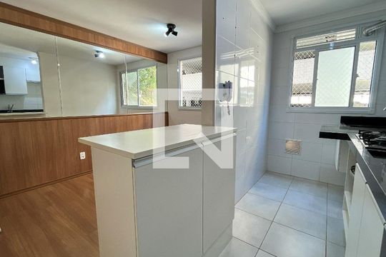 Cozinha e Área de Serviço de apartamento para alugar com 2 quartos, 43m² em Jardim Íris, São Paulo