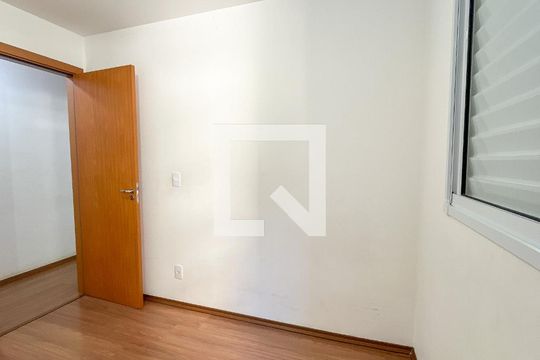 Quarto 1 de apartamento para alugar com 2 quartos, 43m² em Jardim Íris, São Paulo