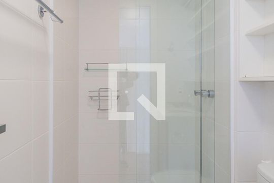 Banheiro de apartamento à venda com 1 quarto, 58m² em Azenha, Porto Alegre