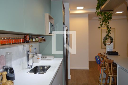Cozinha de apartamento à venda com 2 quartos, 105m² em Vila Dom Pedro I, São Paulo