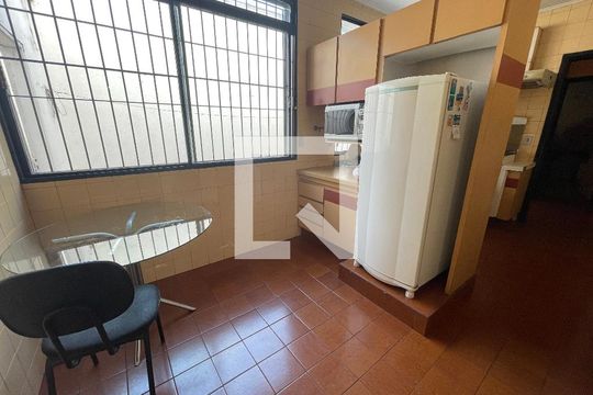 Cozinha de casa à venda com 4 quartos, 295m² em Butantã, São Paulo