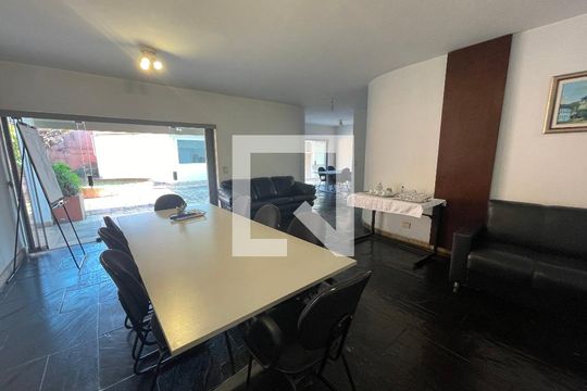 Casa à venda com 4 quartos, 295m² em Butantã, São Paulo