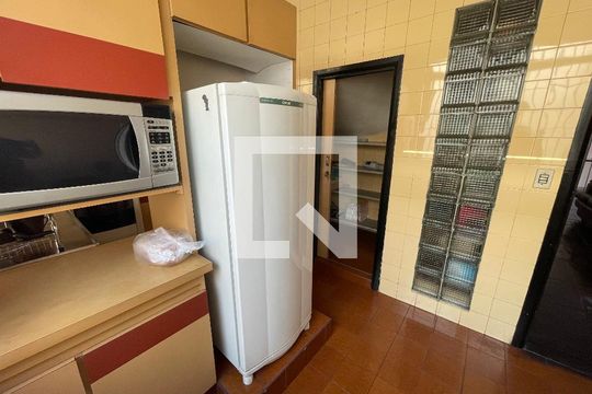 Cozinha de casa à venda com 4 quartos, 295m² em Butantã, São Paulo