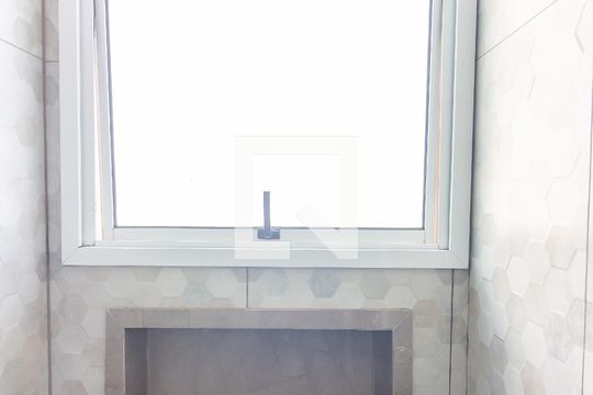 Banheiro de apartamento à venda com 3 quartos, 57m² em Conceição, Osasco