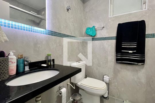 Banheiro de apartamento à venda com 2 quartos, 73m² em Cerqueira César, São Paulo