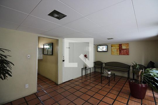 Hall de entrada de apartamento à venda com 2 quartos, 74m² em Rudge Ramos, São Bernardo do Campo