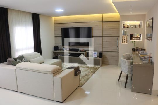 Apartamento para alugar com 2 quartos, 124m² em Jardim Sao Caetano, São Caetano do Sul