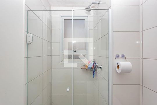 Banheiro de apartamento para alugar com 2 quartos, 41m² em Jardim Santa Emilia, São Paulo