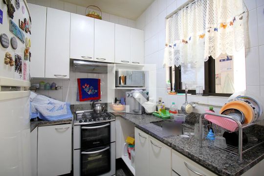 Cozinha de apartamento à venda com 4 quartos, 123m² em Funcionários, Belo Horizonte