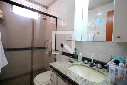 Banheiro da Suíte de apartamento à venda com 4 quartos, 123m² em Funcionários, Belo Horizonte