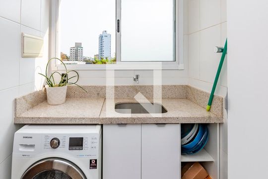 Área de Serviço de apartamento para alugar com 2 quartos, 70m² em Buritis, Belo Horizonte