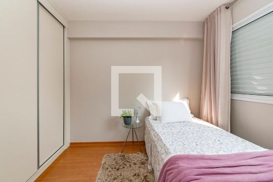 Quarto  de apartamento para alugar com 2 quartos, 70m² em Buritis, Belo Horizonte