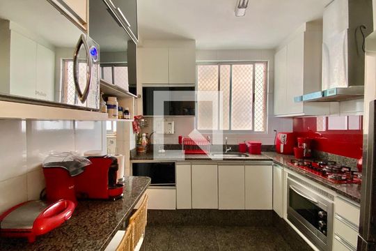 Cozinha de apartamento à venda com 4 quartos, 120m² em Buritis, Belo Horizonte