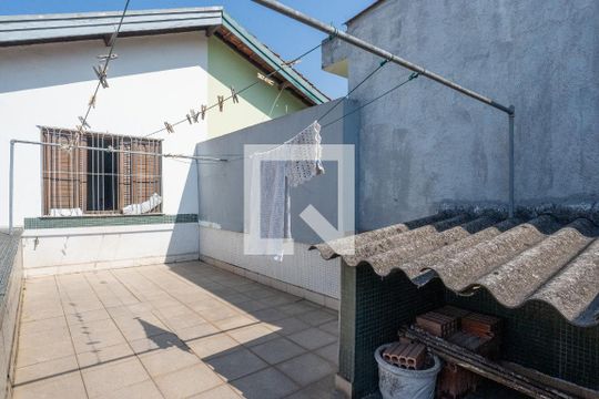 Área Externa de casa à venda com 3 quartos, 165m² em Jardim Santa Emilia, São Paulo