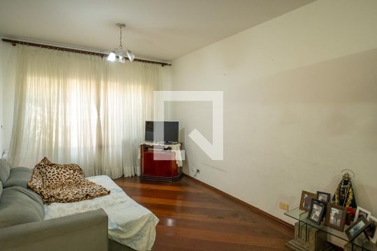 Casa à venda com 3 quartos, 165m² em Jardim Santa Emilia, São Paulo