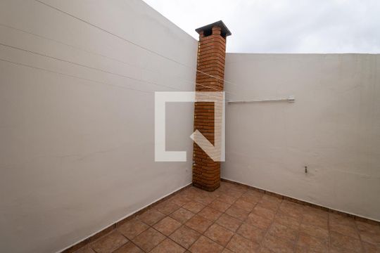 Quintal de casa à venda com 3 quartos, 180m² em Vila Independencia, São Paulo