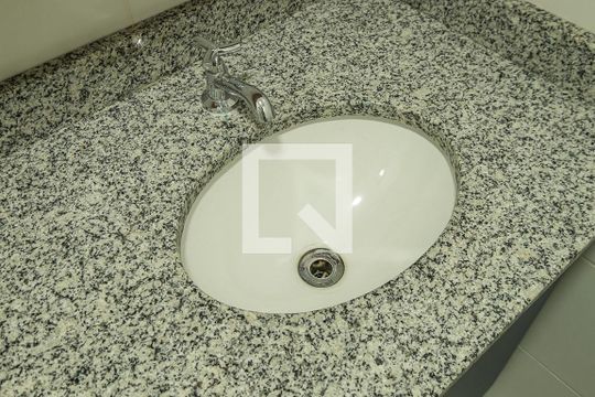 Suíte - Banheiro de kitnet/studio à venda com 1 quarto, 27m² em Pinheiros, São Paulo