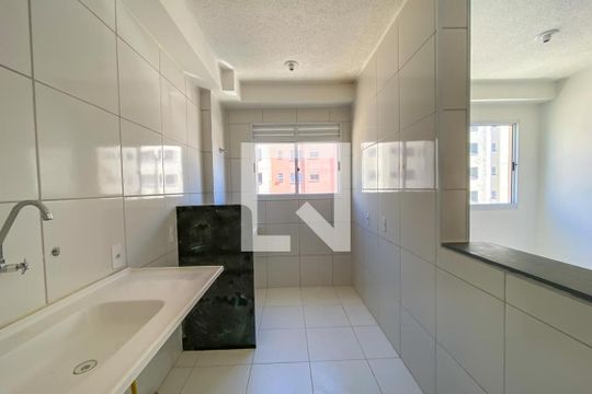 Cozinha e Área de Serviço de apartamento para alugar com 2 quartos, 50m² em Dos Casa, São Bernardo do Campo