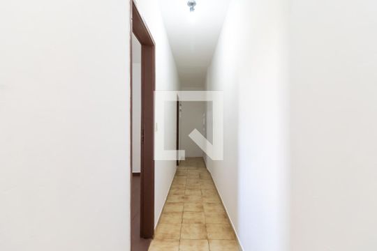 Corredor dos Quartos de casa para alugar com 1 quarto, 48m² em Vila Barbosa, São Paulo