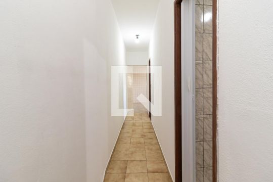 Corredor dos Quartos de casa para alugar com 1 quarto, 48m² em Vila Barbosa, São Paulo