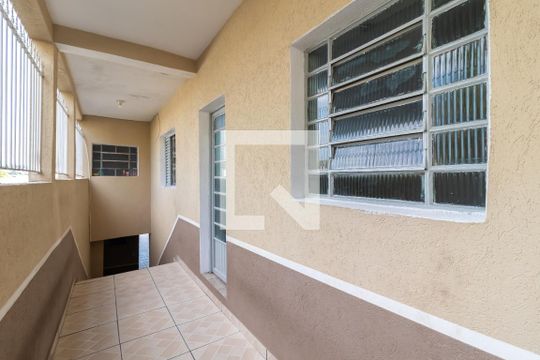 Corredor Externo de casa para alugar com 1 quarto, 48m² em Vila Barbosa, São Paulo