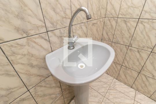 Banheiro de casa para alugar com 1 quarto, 48m² em Vila Barbosa, São Paulo