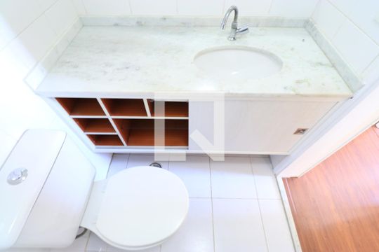 Banheiro de apartamento para alugar com 2 quartos, 49m² em Barra Funda, São Paulo